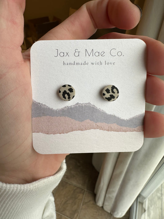 Mini leopard studs