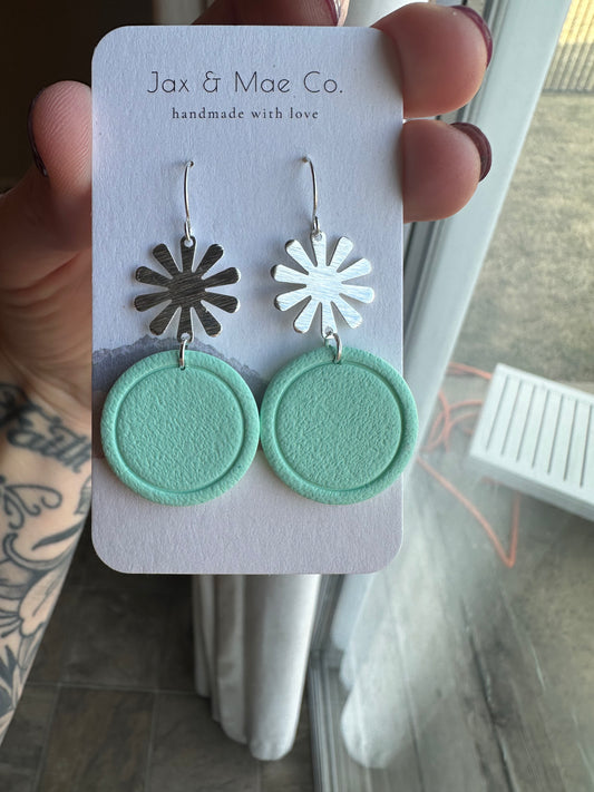 Mint/teal circles