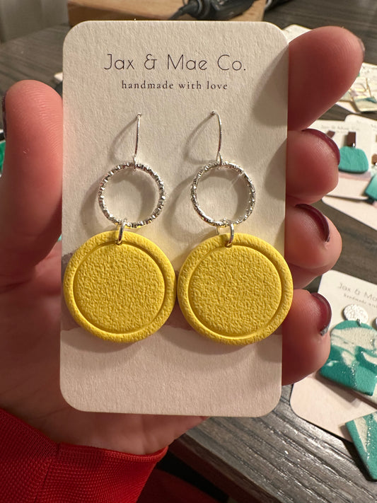 Yellow circle dangles